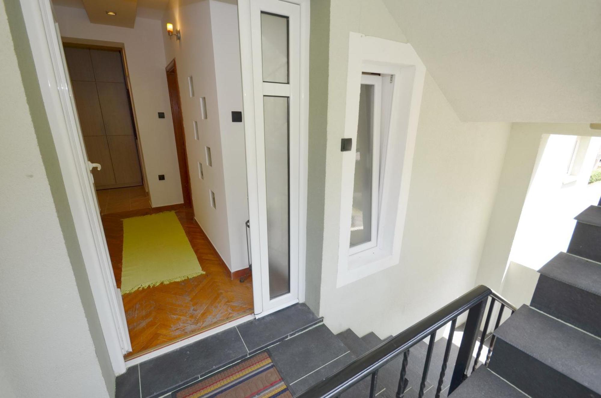 Bugi Apartman Kotor Kültér fotó