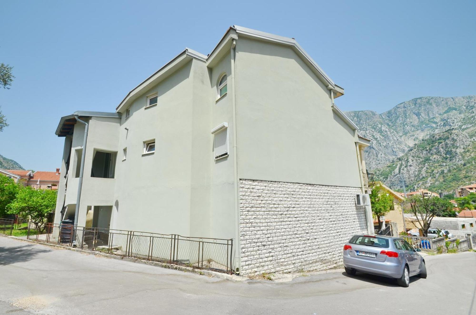 Bugi Apartman Kotor Kültér fotó