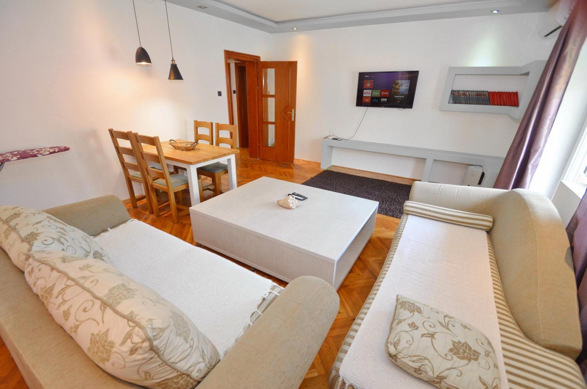 Bugi Apartman Kotor Szoba fotó