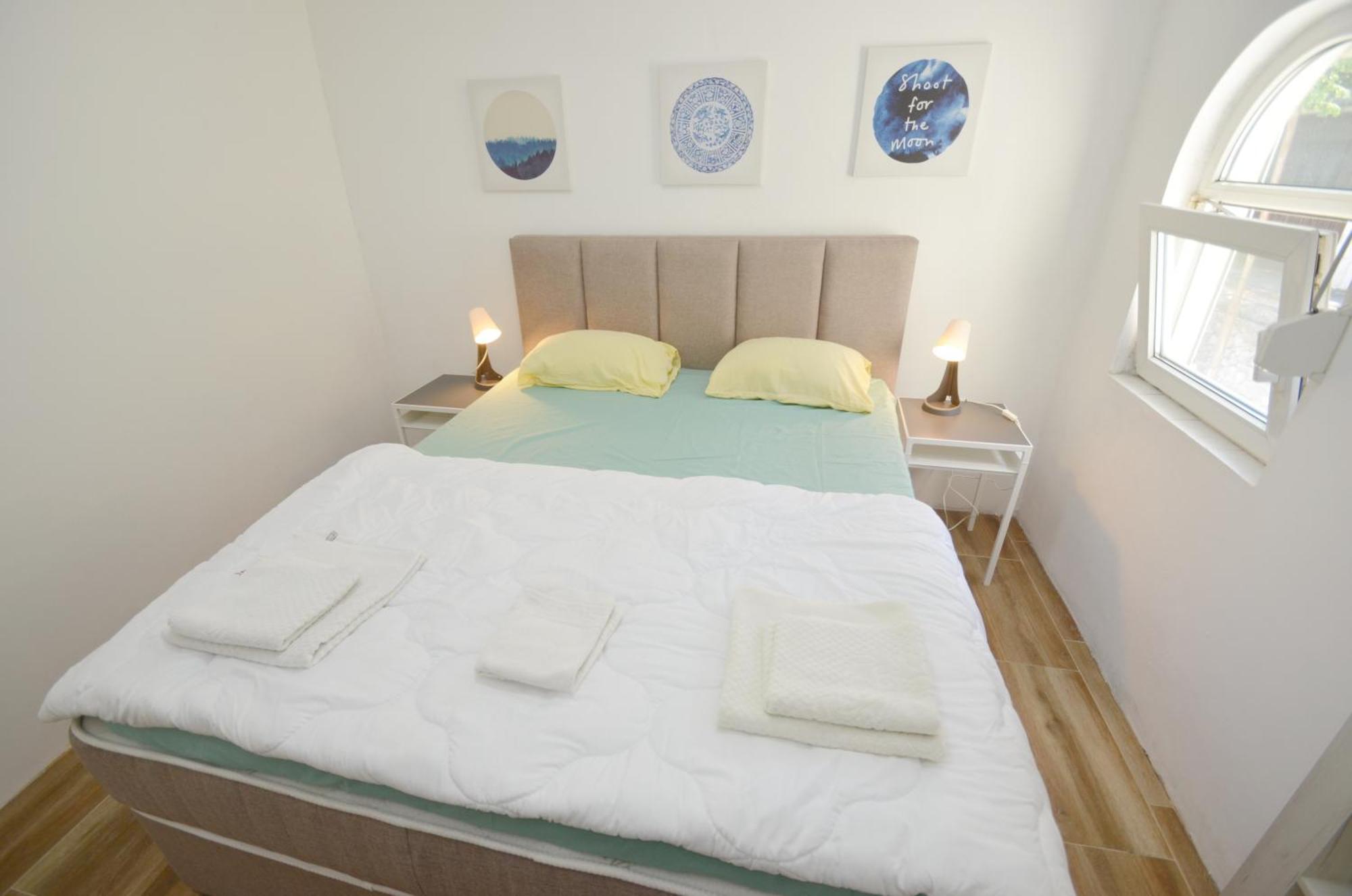 Bugi Apartman Kotor Szoba fotó