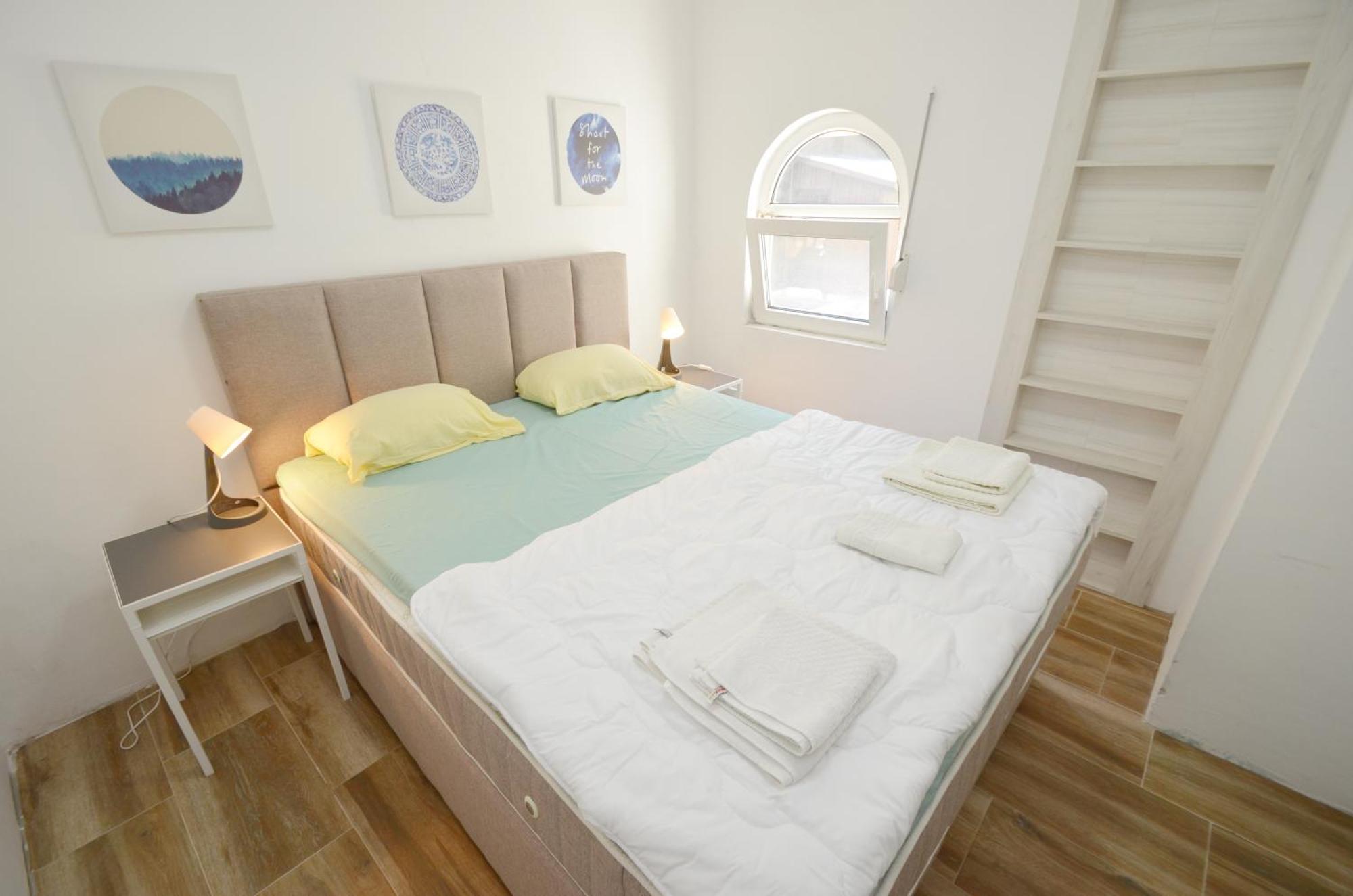 Bugi Apartman Kotor Szoba fotó