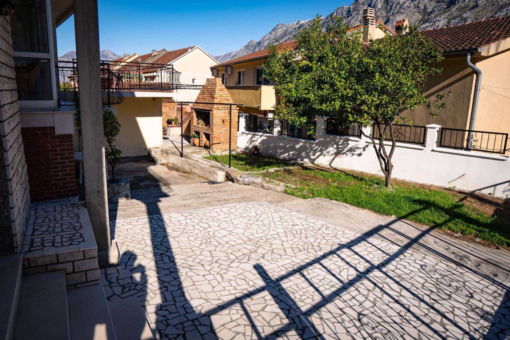 Bugi Apartman Kotor Kültér fotó