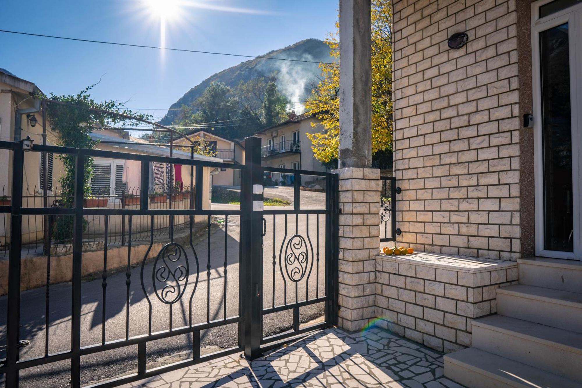 Bugi Apartman Kotor Kültér fotó